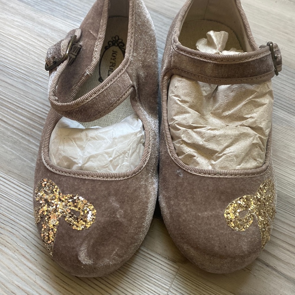 Joyfolie velveteen feeling, tan shoes. Size 10 T. New w/o tags